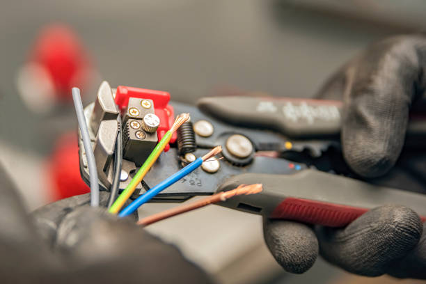 Best Affordable Emergency Electrician  in Highland Park, IL
