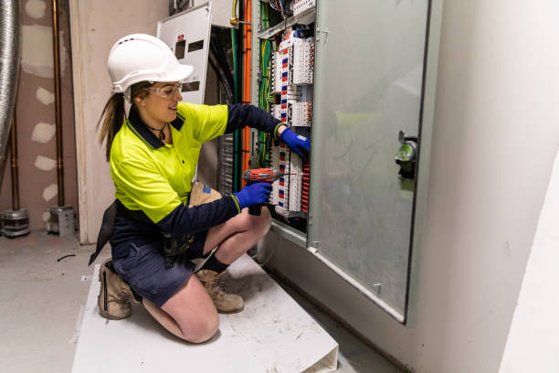 Best Electrical Contractors for Businesses  in Highland Park, IL